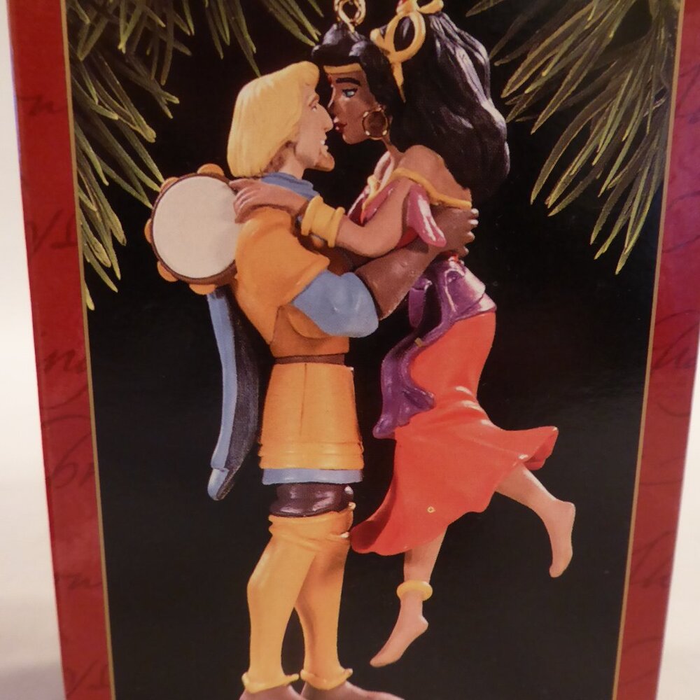 NEW 1996 HALLMARK DISNEY HUNCHBACK OF NORTE DAME ORNAMENT LOT OF 4 - Picture 7 of 14